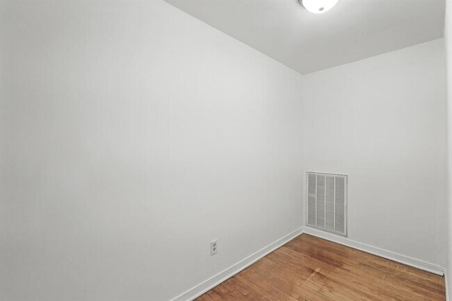Foto del edificio - 6819 Morrow St