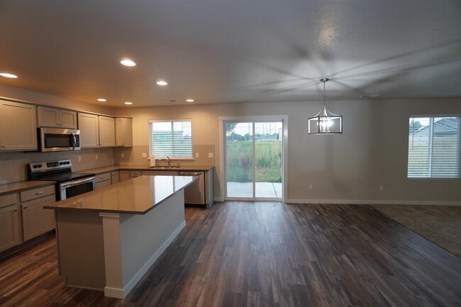 Building Photo - 13776 S Piano Ave