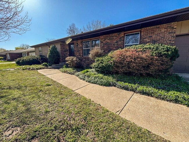 Building Photo - 4 Bed 3 Bath 2 Car Garage-PRE_LEASING