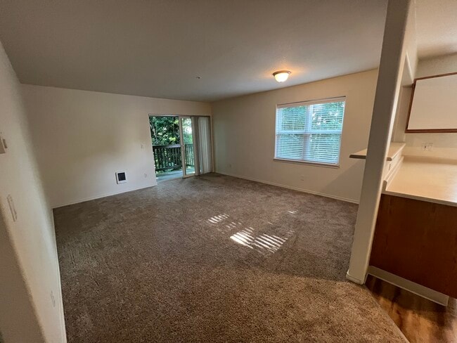 Building Photo - 3007 SW 11th Ave