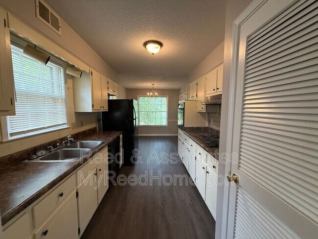 Foto del edificio - 2292 Eastover Dr