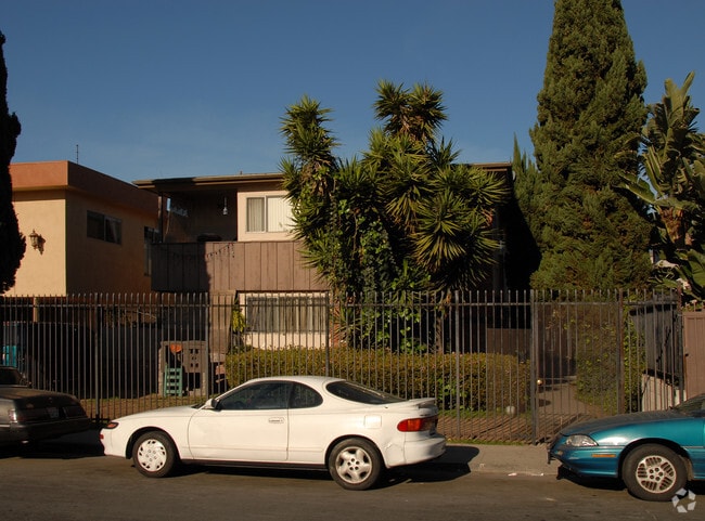 Primary Photo - 2025 Chariton St