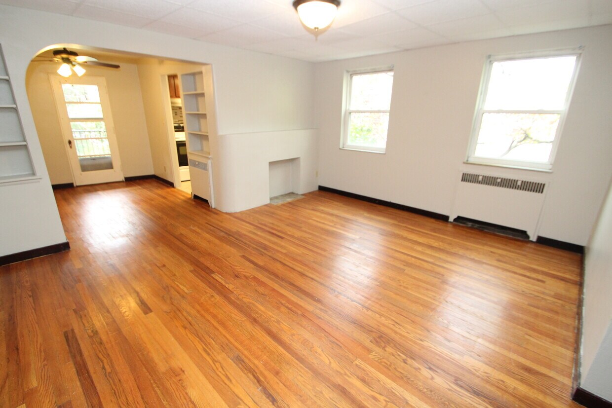 Primary Photo - 183 Morrison Dr