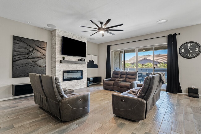 Foto del edificio - 19411 E Timberline Rd