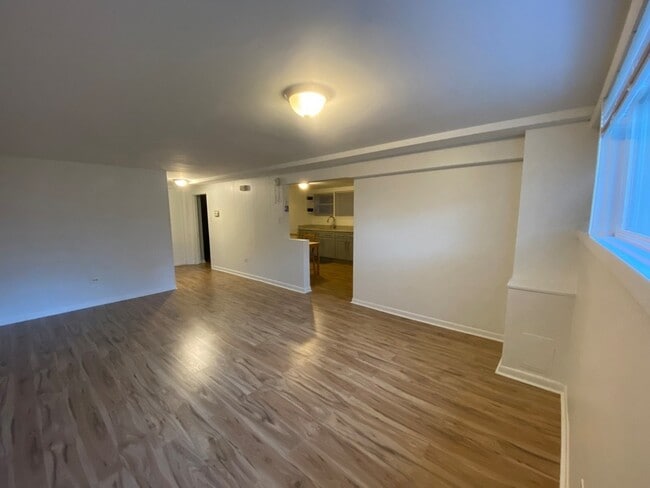 Foto del edificio - 6231 W Montrose Ave