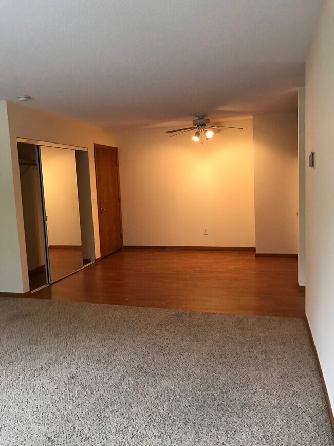 Foto del edificio - 2216 Pleasant Ave