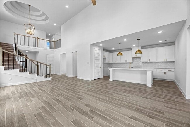 Building Photo - 10427 Shining Dawn Wy