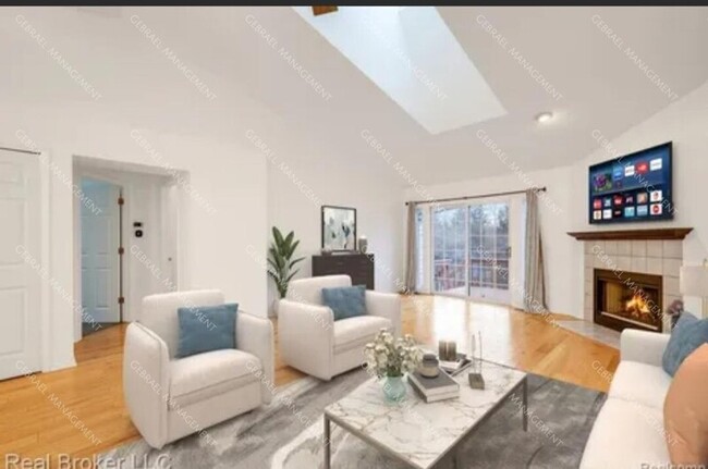 Foto del edificio - 6313 Squire Lake Dr