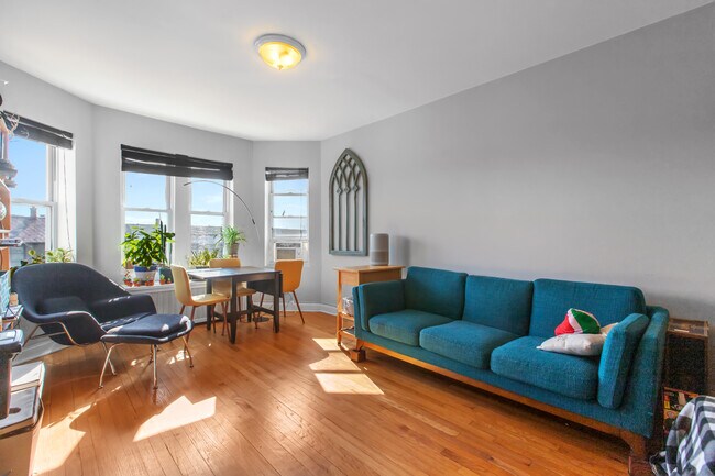 Foto del edificio - 2837 N Sawyer Ave