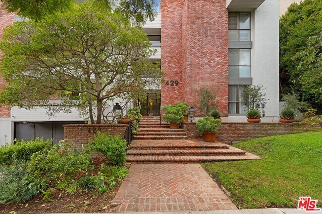 Foto del edificio - 429 N Oakhurst Dr