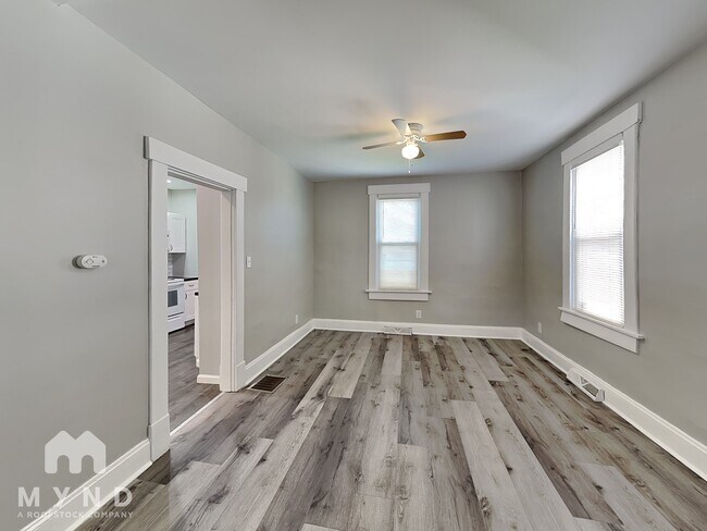 Foto del edificio - 153 N Oakley Ave