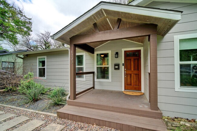 Building Photo - 1203 Cullen Ave