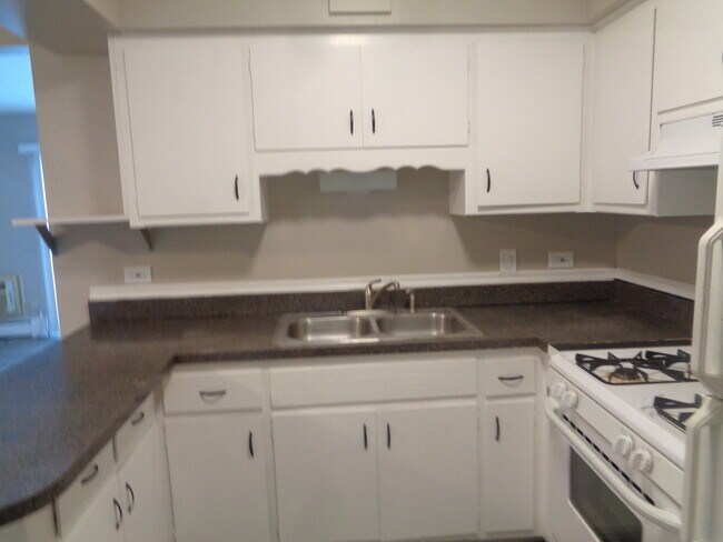 Foto del edificio - 5818 107th St