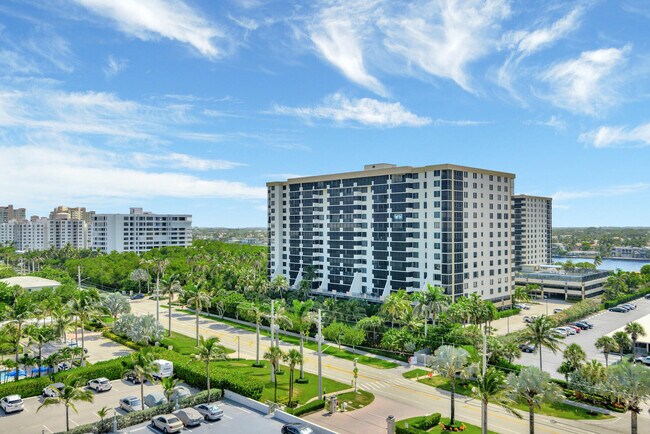 Foto del edificio - 3301 S Ocean Blvd