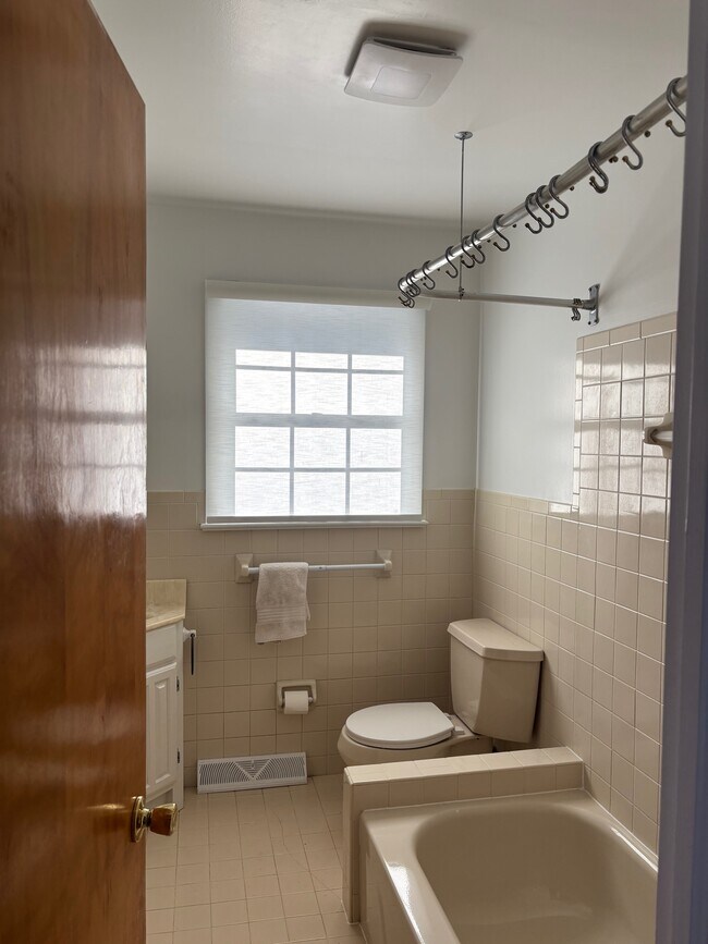 Building Photo - 3301 A