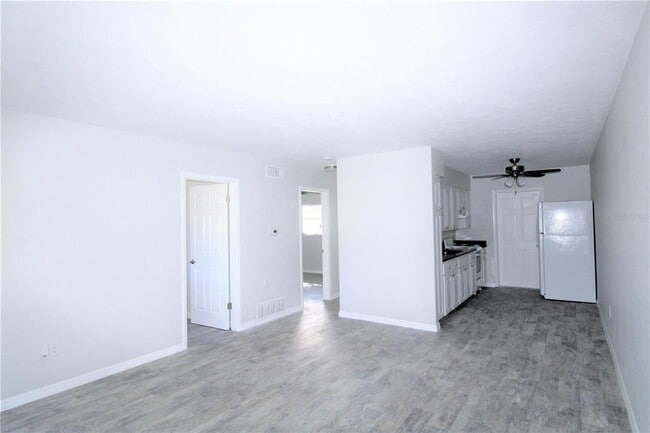 Foto del edificio - 6377 Gateway Ave