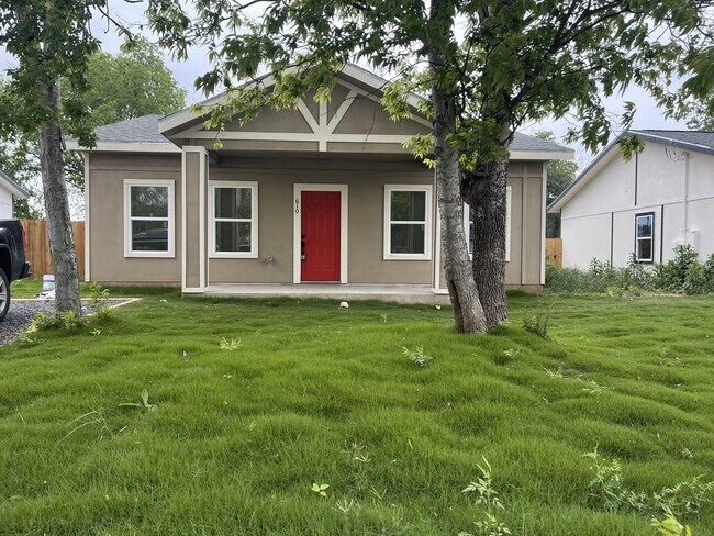 Building Photo - 610 Pecan Valley Dr