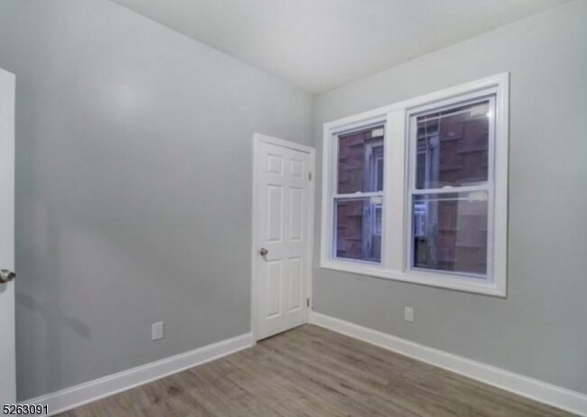 Building Photo - 76 Highland Ave