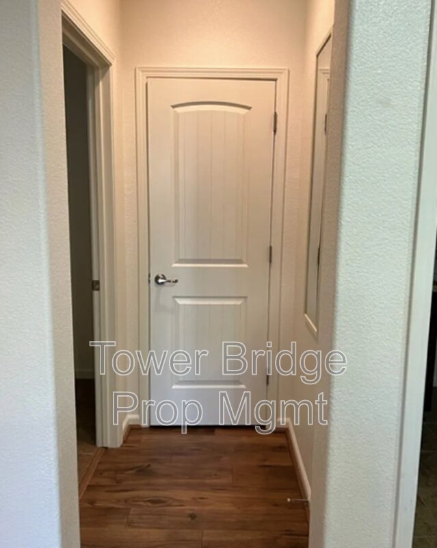 Foto del edificio - 3057 Village Park Dr