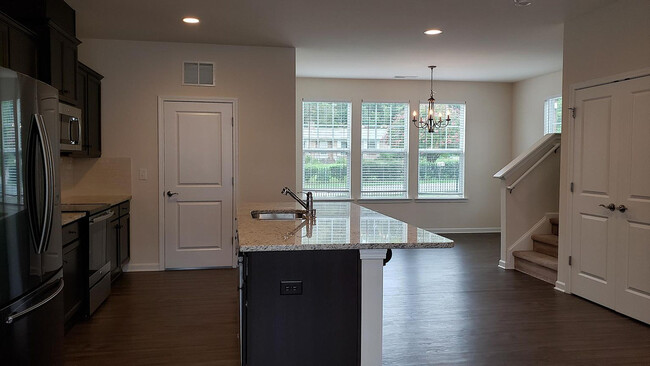 Building Photo - Room in Townhome on Sharonbrook Dr