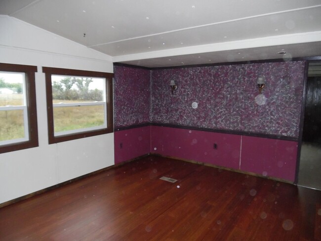 Foto del edificio - 3 bed /2 Bath Trailer on Large Lot