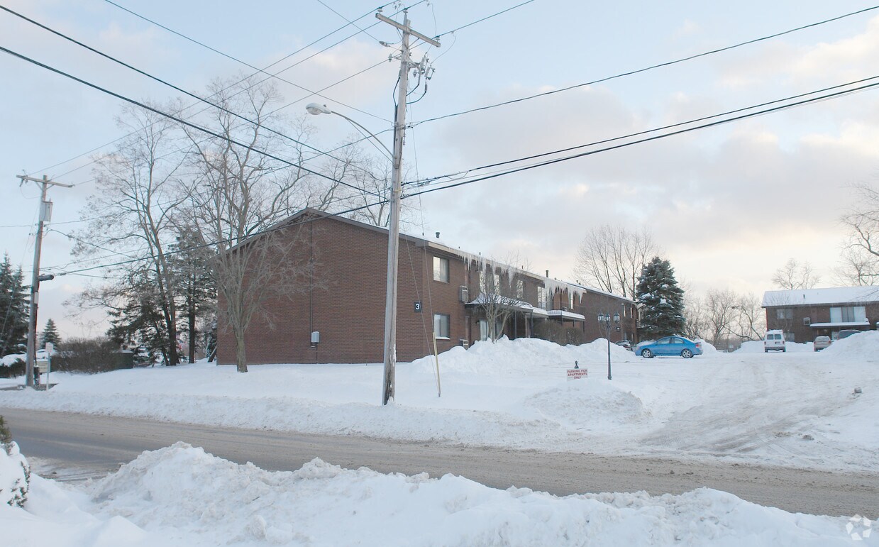 Building Photo - 7 Glen Ave