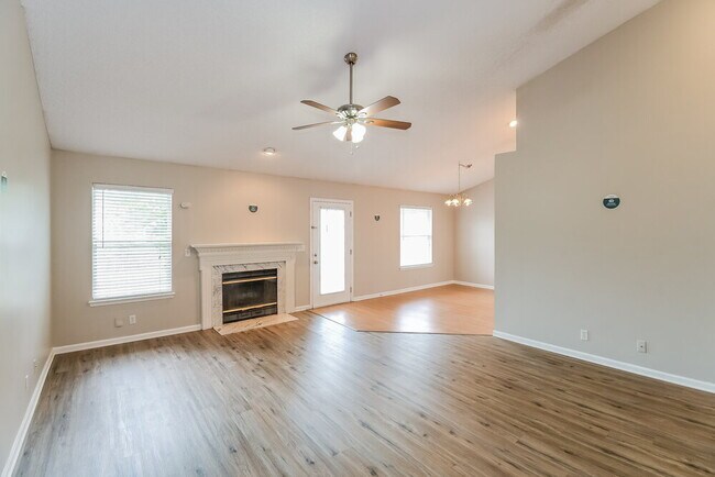 Building Photo - 7741 Sugartree Ct
