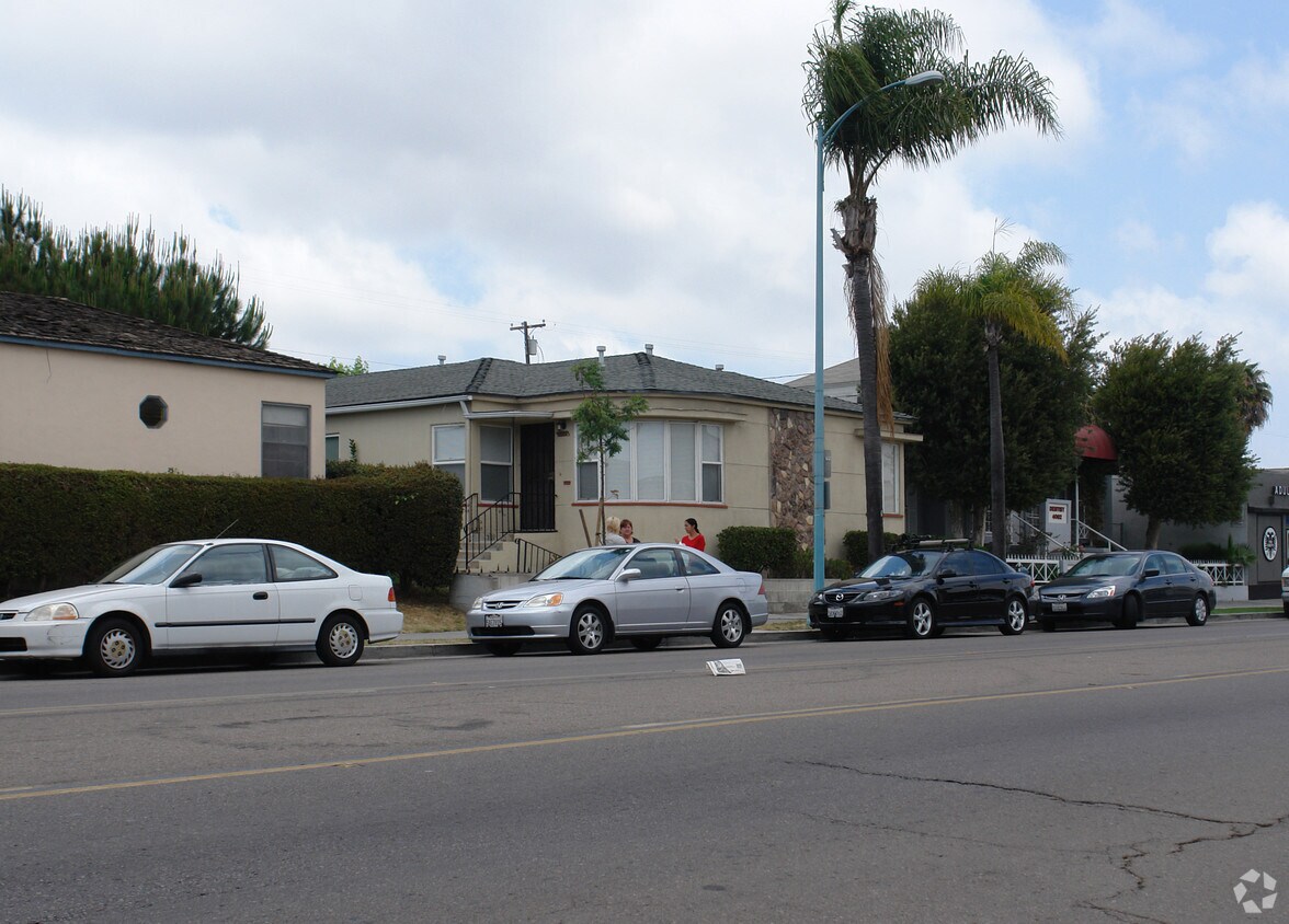 Primary Photo - 4074-4080 30th St
