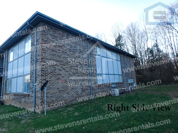 Building Photo - 235 Vinewood Rd