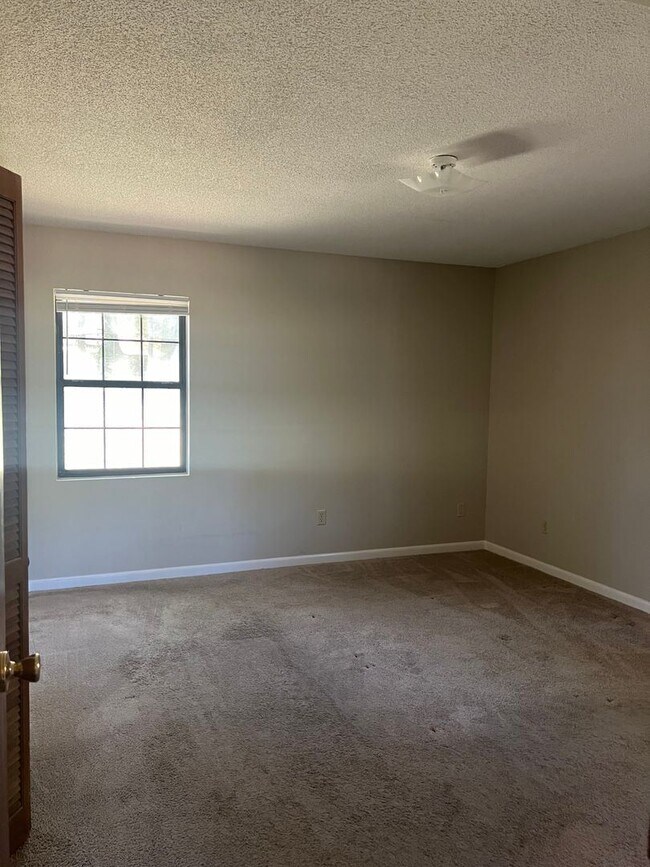 Foto del edificio - 3 br, 2 bath House - 303 Ridgeway Dr