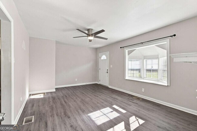 Building Photo - 1357 Lorenzo Dr SW