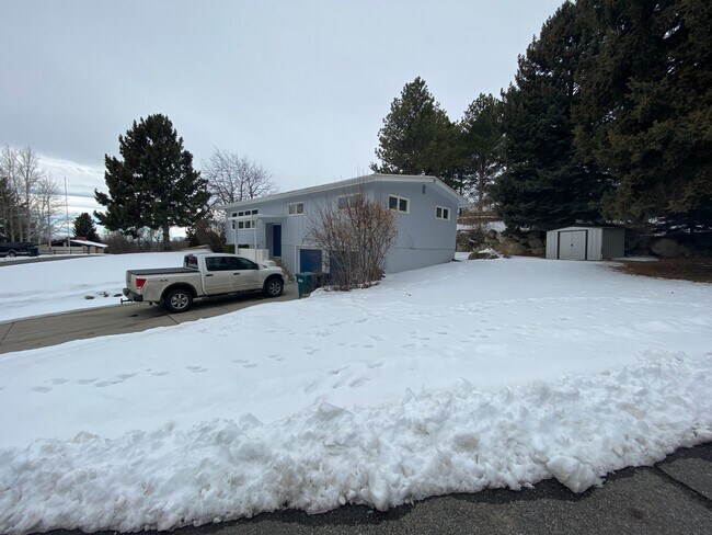 Foto del edificio - 2305 Fairway Dr