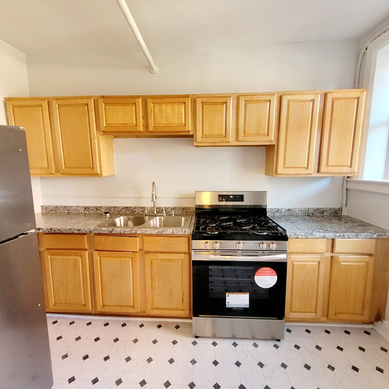 Primary Photo - 1611 Hampton Blvd