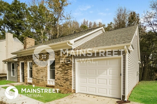 Building Photo - 8217 Meadowdale Ln