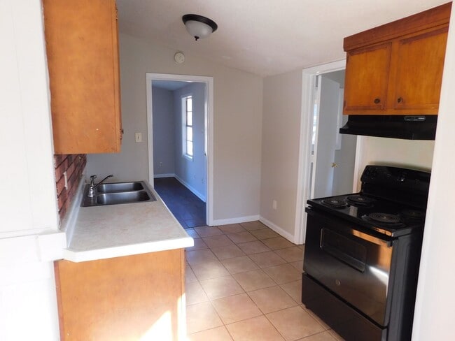 Building Photo - 6600 Embassy Cir