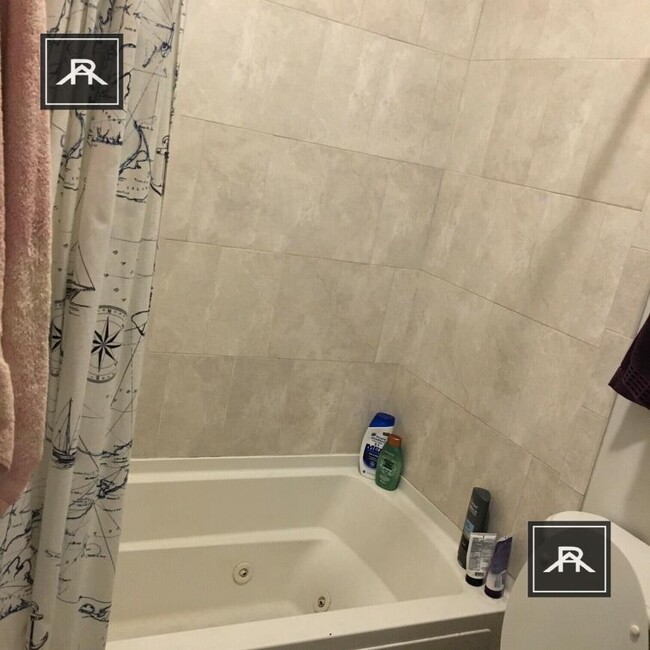 Foto del edificio - 3 bedroom in Brookline MA 02446