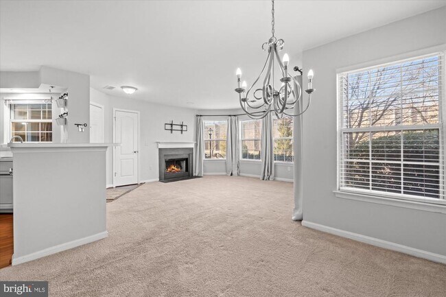 Foto del edificio - 5600 Willoughby Newton Dr