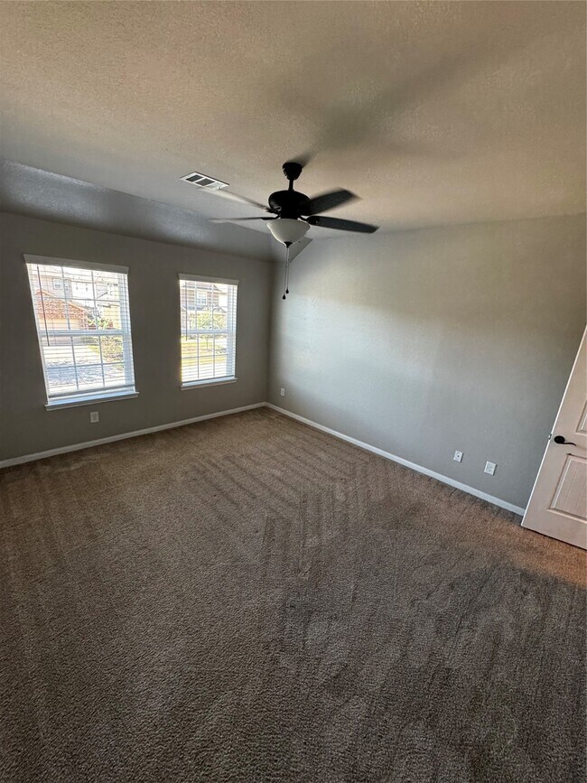 Building Photo - 5746 Manning Crk Trl