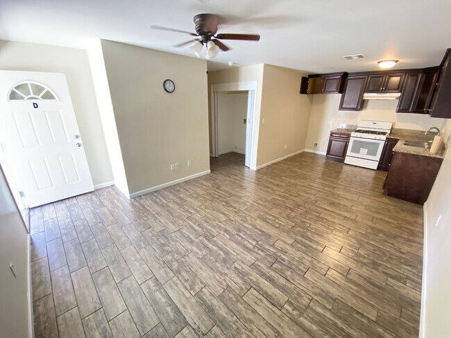 Building Photo - Modern 3-bedroom, 2-bath apartment