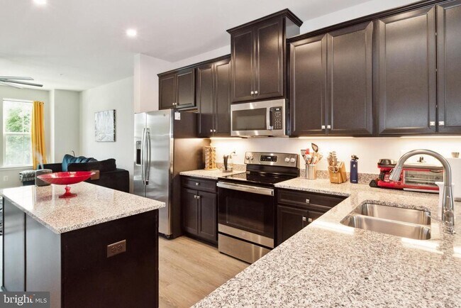 Foto del edificio - 7107 Sollers Point Rd