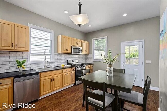 Building Photo - 4 br, 2.5 bath House - 331 Kearsarge Street