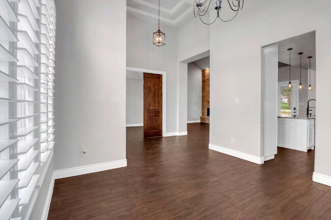 Building Photo - "Charming 4-Bed Oasis with Granite Touches & Cozy Fireplace in Floresville!"