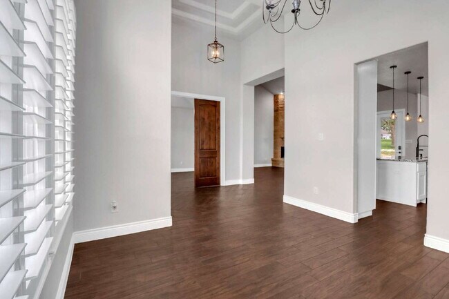 Foto del edificio - "Charming 4-Bed Oasis with Granite Touches & Cozy Fireplace in Floresville!"