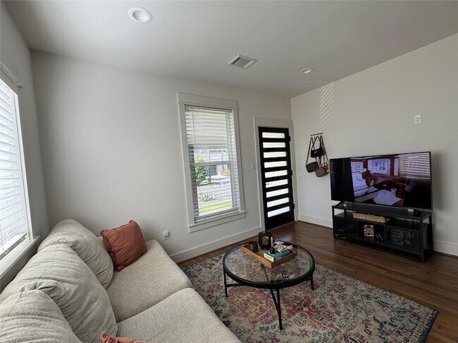Foto del edificio - 1033 Adele St