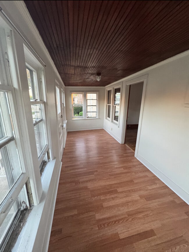 Building Photo - 4528 Park Ave