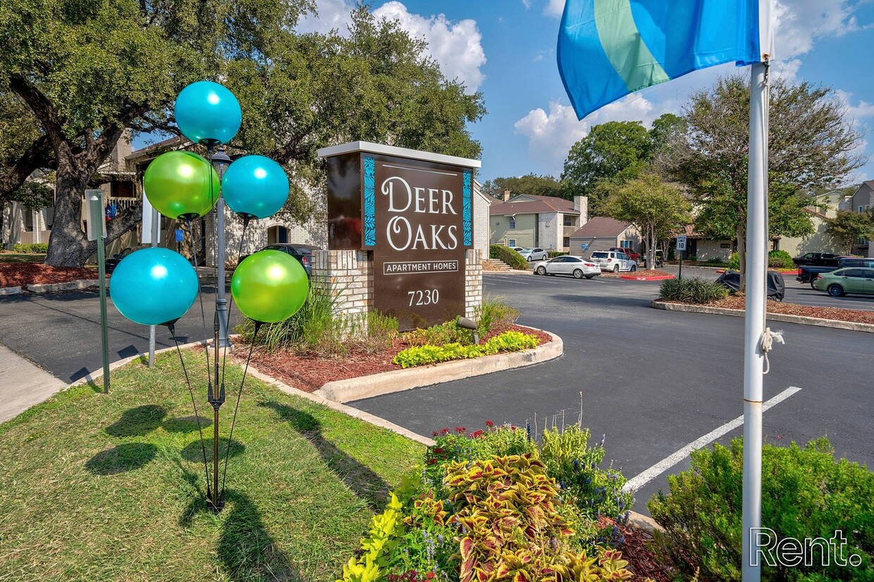 Bienvenidos - Deer Oaks Apartments