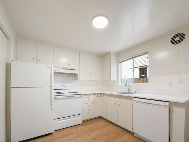 Foto del edificio - Serene Lake Union Apartment with Scenic Vi...