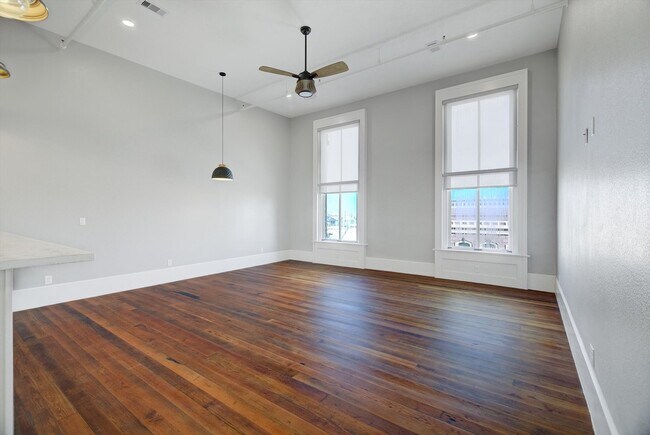 Foto del edificio - 2206 The Strand