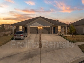 Building Photo - 5308 Rose Gdn Lp