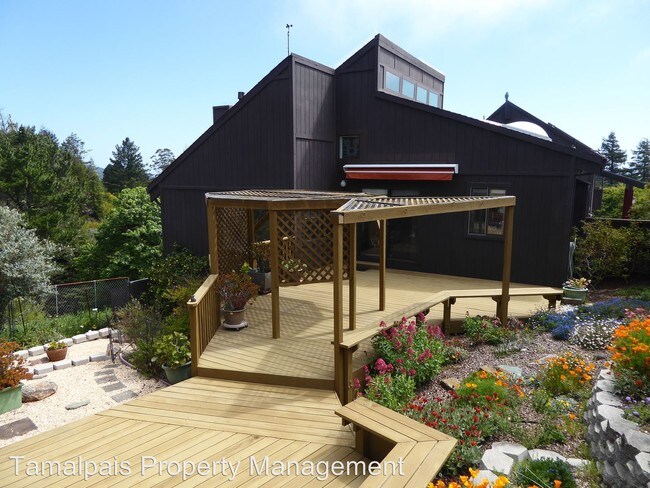 Building Photo - 3 br, 2 bath House - 65 Ridge Ave